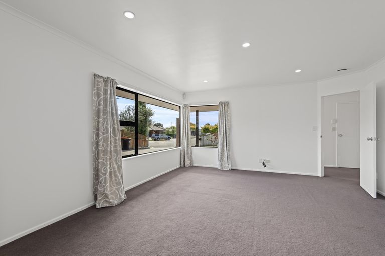 Photo of property in 9 Alpine Grove, Kelvin Grove, Palmerston North, 4414