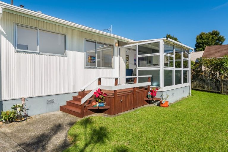Photo of property in 9 Raupapa Street, Northcote, Auckland, 0627