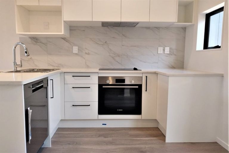 Photo of property in 26 Morihana Close, Glen Eden, Auckland, 0602