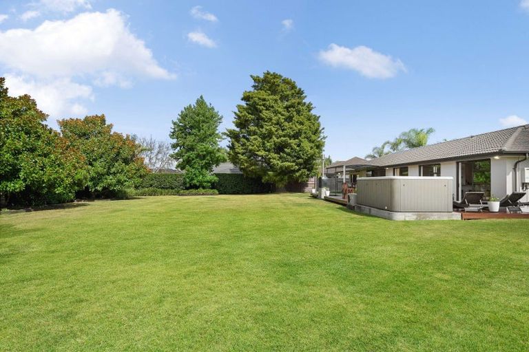 Photo of property in 16 Hampshire Court, Flagstaff, Hamilton, 3210