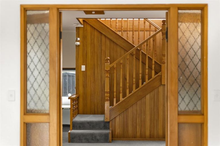 Photo of property in 9 Gloria Avenue, Te Atatu Peninsula, Auckland, 0610