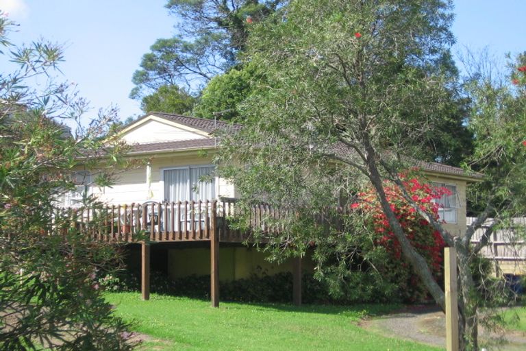 Photo of property in 16 Pimento Place, New Lynn, Auckland, 0600