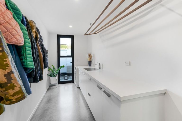 Photo of property in 19 Glenaray Crescent, Wanaka, 9305