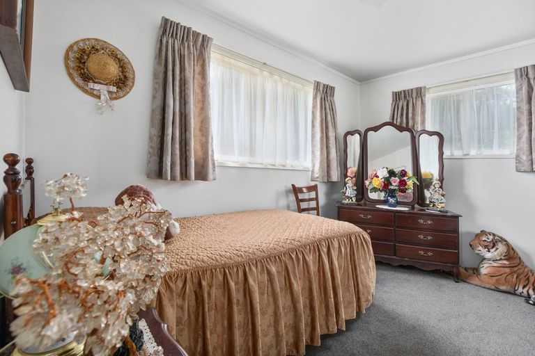 Photo of property in 10 Kaumatua Place, Te Atatu Peninsula, Auckland, 0610