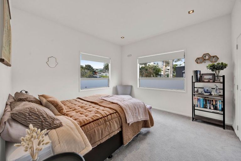 Photo of property in 2/5 Beach Street, Fitzroy, New Plymouth, 4312