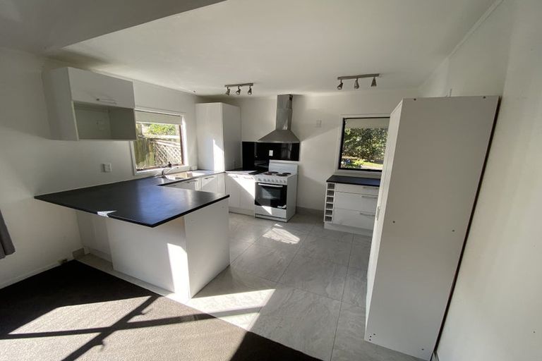 Photo of property in 1/19 Tree View Avenue, Glenfield, Auckland, 0629