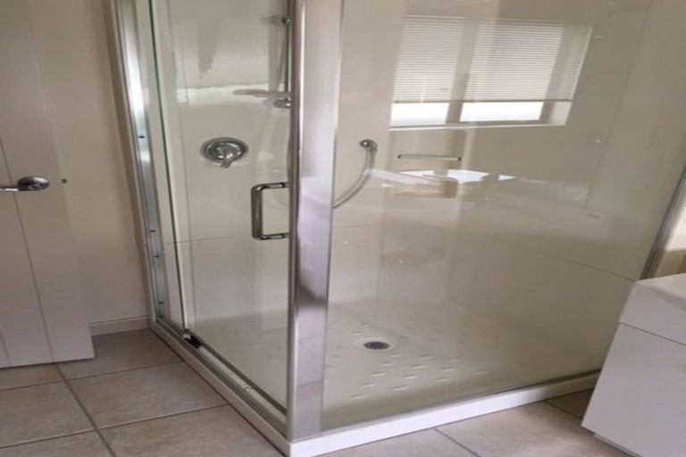 Photo of property in 98 Guildford Drive, Paraparaumu Beach, Paraparaumu, 5032