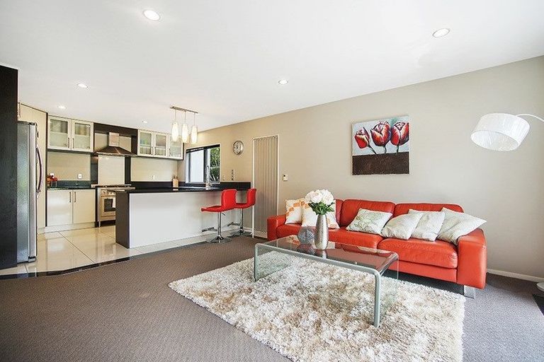 Photo of property in 2 Hawkdun Drive, Flat Bush, Auckland, 2016