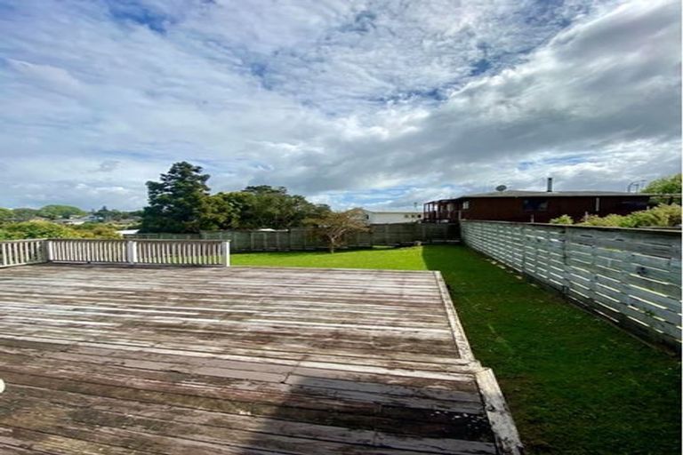 Photo of property in 25 Saffron Street, Birkdale, Auckland, 0626
