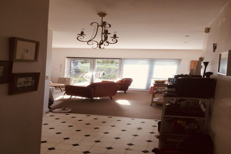 Photo of property in 2u1 Grafton Road, Roseneath, Wellington, 6011