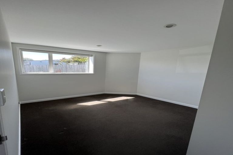 Photo of property in 9b Mackwood Place, Birkdale, Auckland, 0626