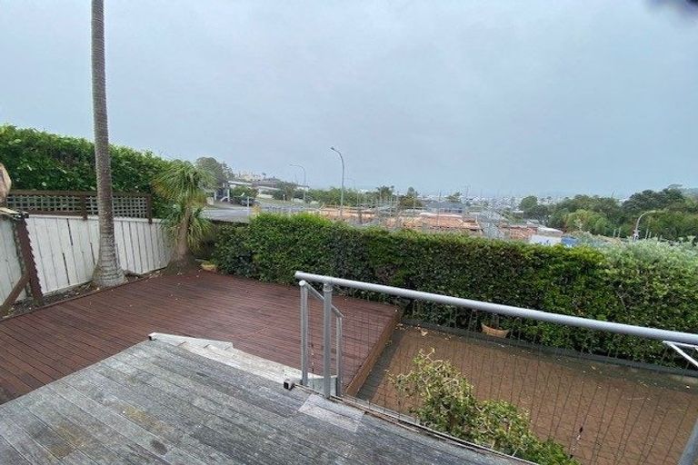 Photo of property in 1/7 Endymion Place, Half Moon Bay, Auckland, 2012