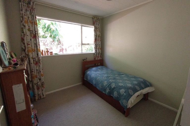 Photo of property in 24 Rewarewa Crescent, Waikanae, 5036