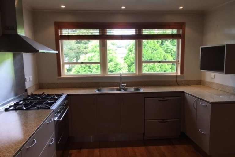 Photo of property in 21 Oruamo Place, Beach Haven, Auckland, 0626