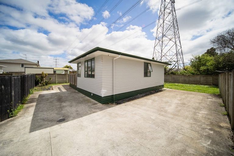 Photo of property in 12a Everitt Road, Otara, Auckland, 2023
