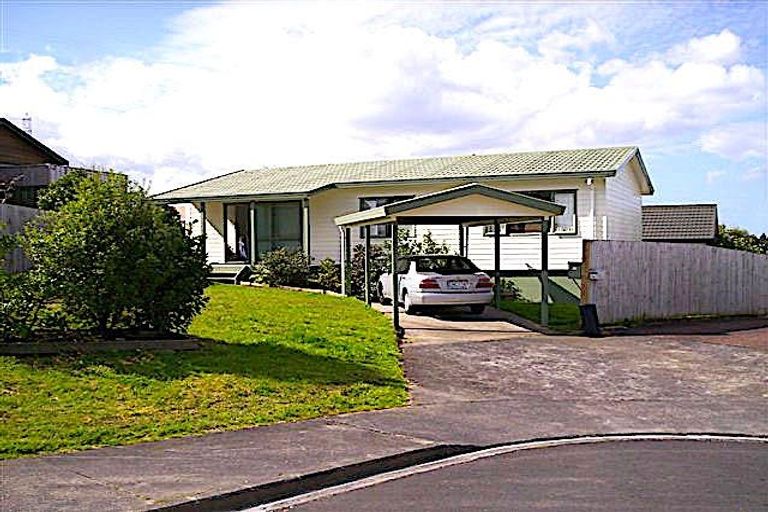 Photo of property in 30 Loughanure Place, Massey, Auckland, 0614