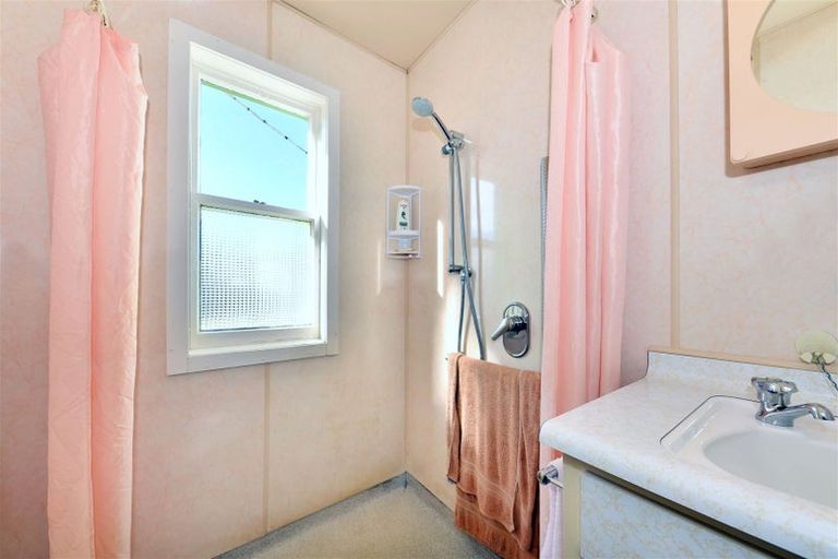 Photo of property in 27 Mackenzie Avenue, Woolston, Christchurch, 8023