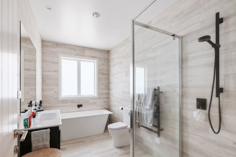 Photo of property in 17 Matepu Crescent, Pyes Pa, Tauranga, 3112