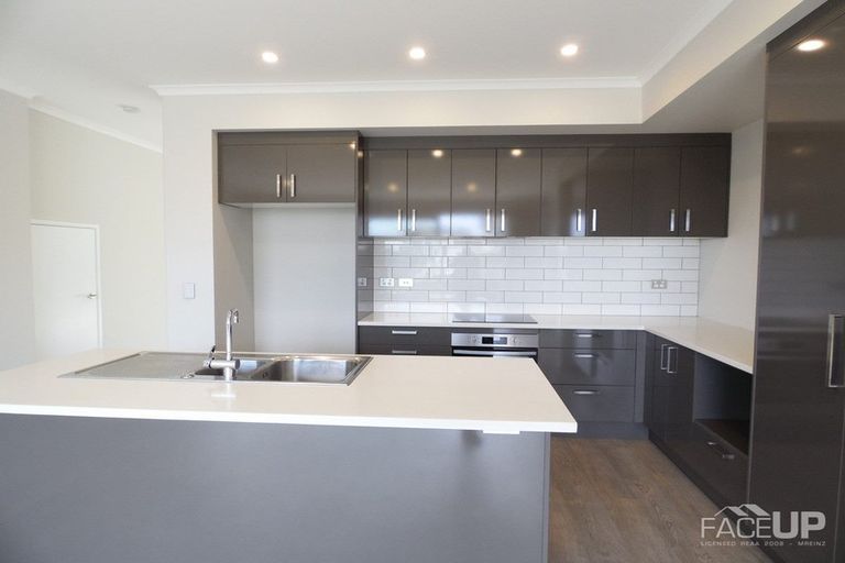 Photo of property in 4 Touhou Road, Hobsonville, Auckland, 0616