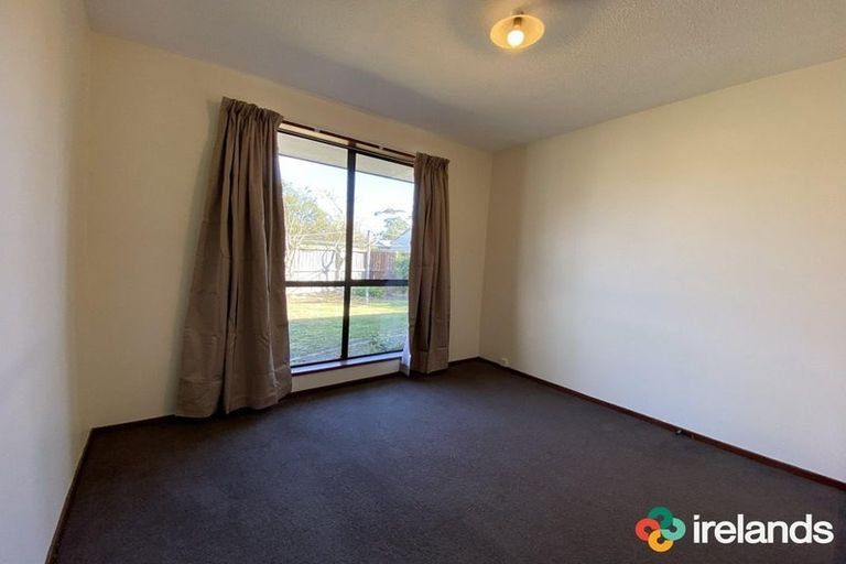 Photo of property in 14 Mchaffies Place, Wainoni, Christchurch, 8061