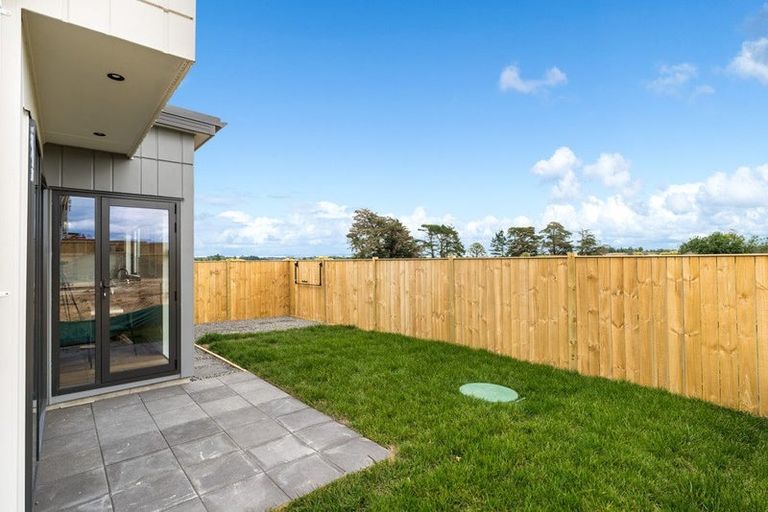 Photo of property in 46 Taipahitini Road, Rosehill, 2113