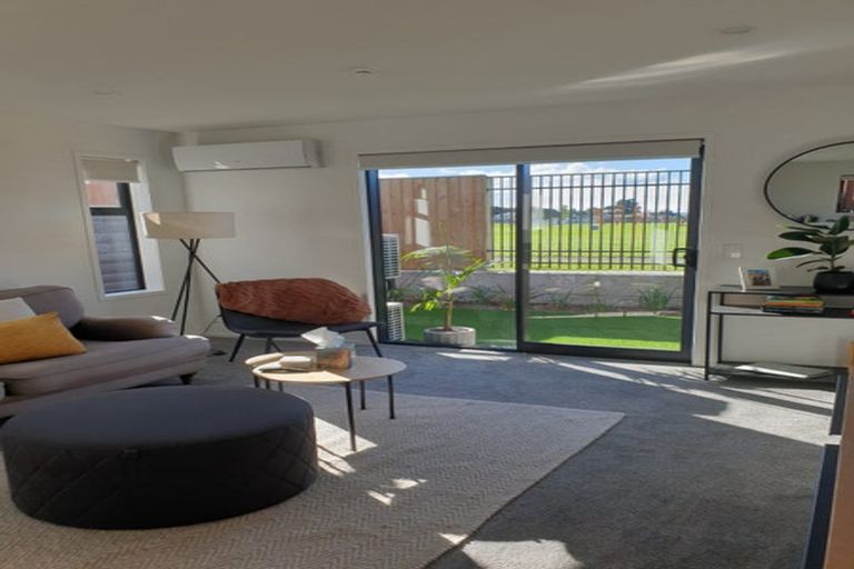 Photo of property in 11/79 Taikata Road, Te Atatu Peninsula, Auckland, 0610