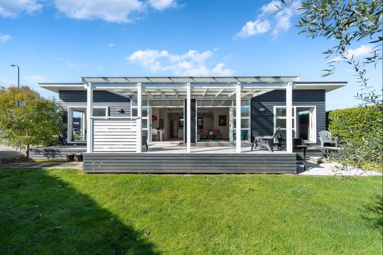 Photo of property in 32 Burgundy Drive, Martinborough, 5711