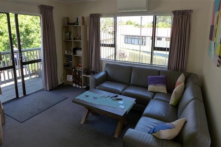 Photo of property in 1/130 Colwill Road, Massey, Auckland, 0614