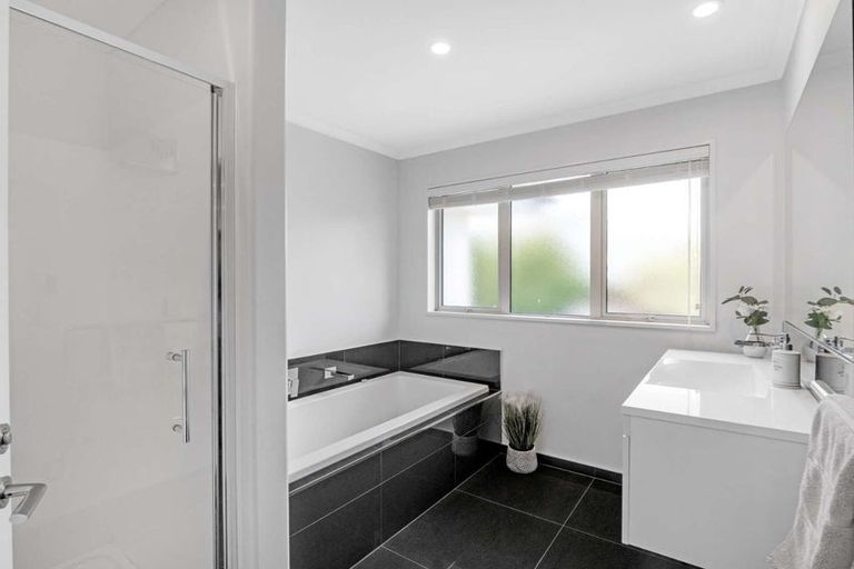 Photo of property in 128 Halswell Junction Road, Halswell, Christchurch, 8025