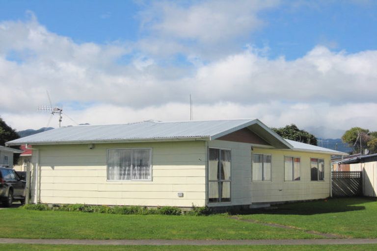 Photo of property in 41 Perth Street, Levin, 5510
