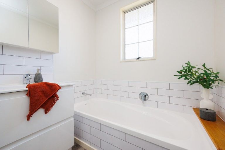 Photo of property in 8 Paradise Place, Milson, Palmerston North, 4414