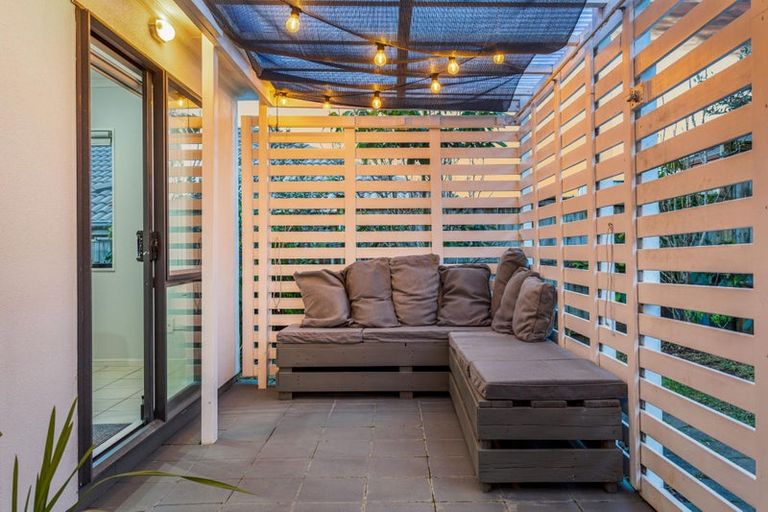 Photo of property in 28 Carnelian Court, Westgate, Auckland, 0614