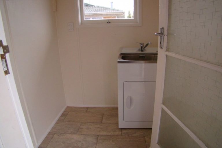 Photo of property in 20 Muir Avenue, Mangere Bridge, Auckland, 2022