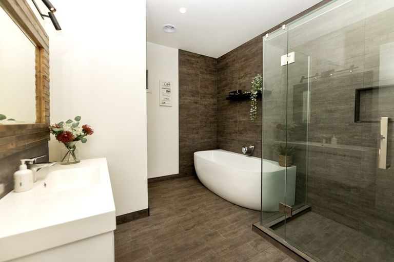Photo of property in 10 Pike Place, Ferndale, New Plymouth, 4310