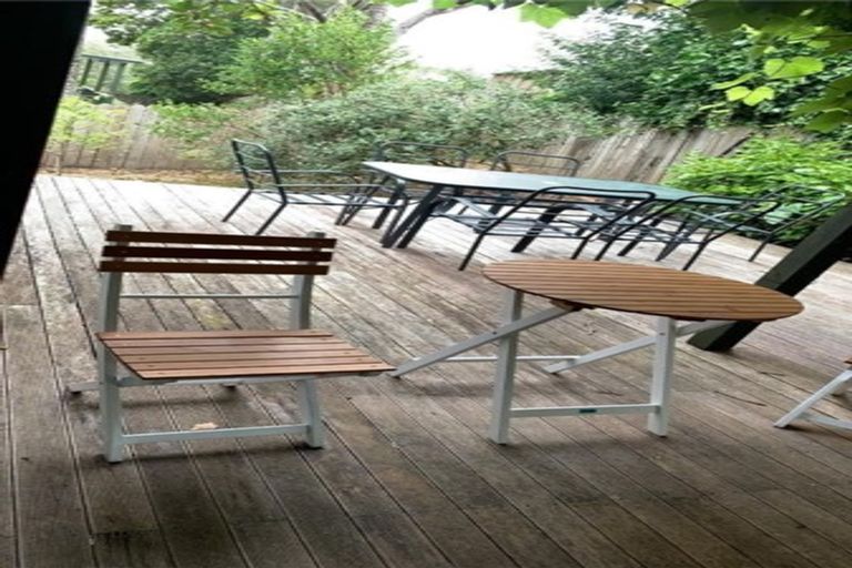 Photo of property in 1/66 Seaview Road, Glenfield, Auckland, 0629