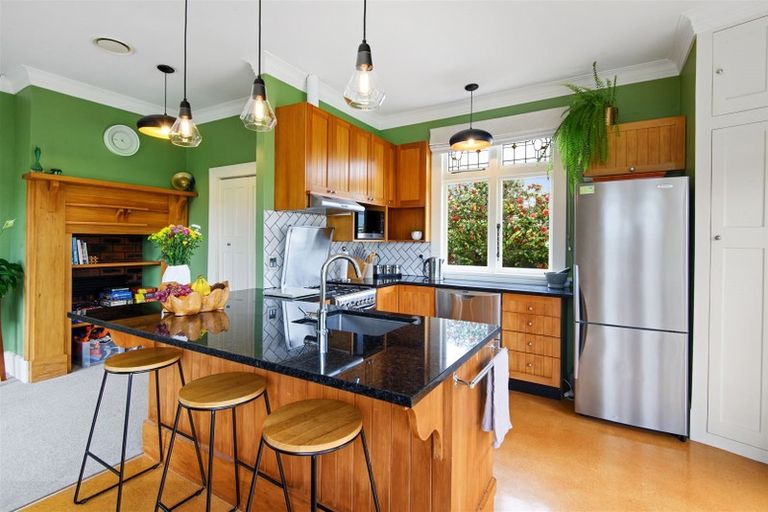 Photo of property in 173 Centaurus Road, Saint Martins, Christchurch, 8022