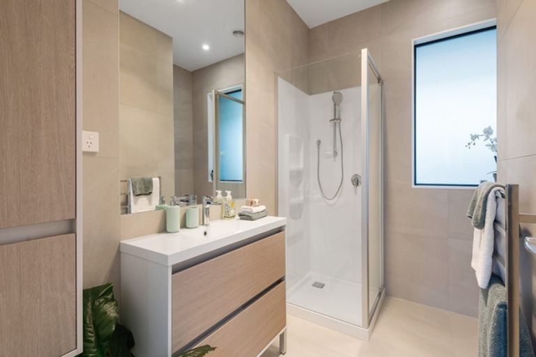 Photo of property in 2 Kuparu Lane, Red Beach, 0932