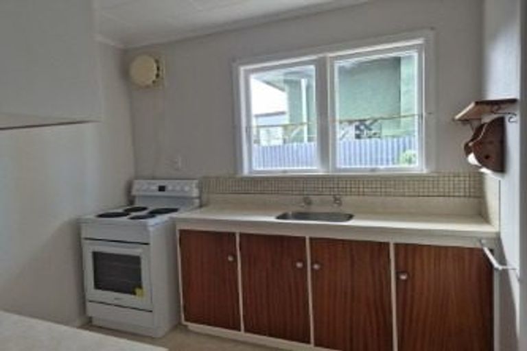 Photo of property in 2/93 Bledisloe Road, Maraenui, Napier, 4110