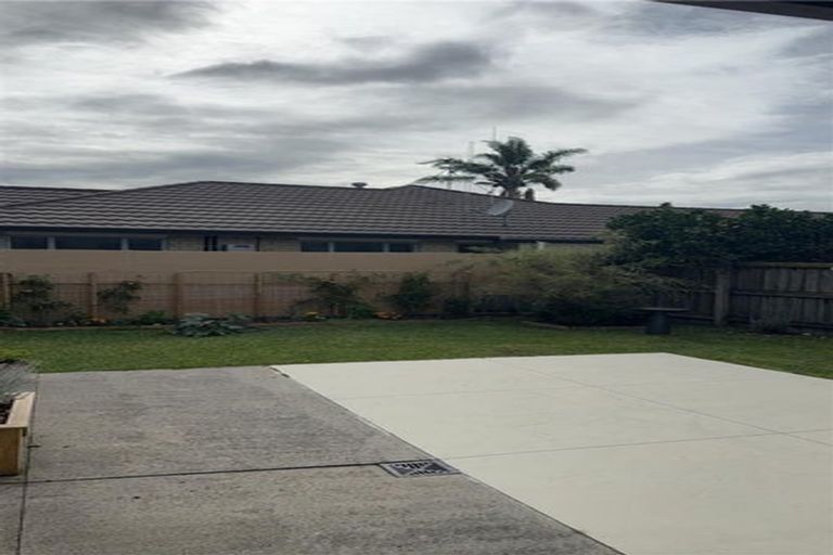 Photo of property in 32 Nielsen Gardens, Rototuna, Hamilton, 3210