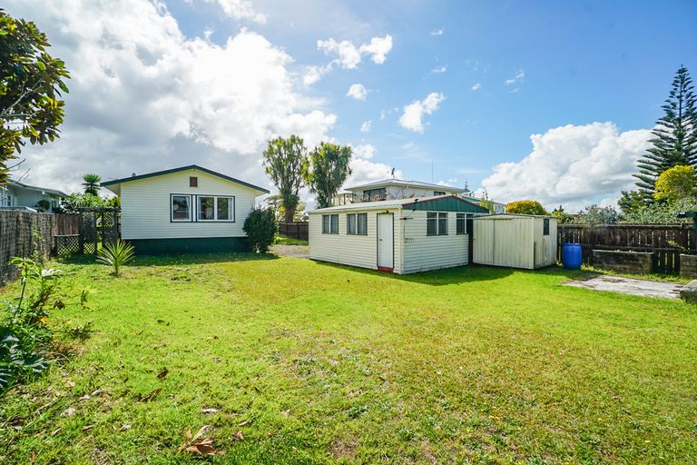Photo of property in 17 Glen Norman Avenue, Henderson, Auckland, 0610