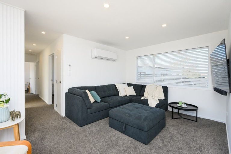 Photo of property in 10 Gladys Place, Kelvin Grove, Palmerston North, 4414