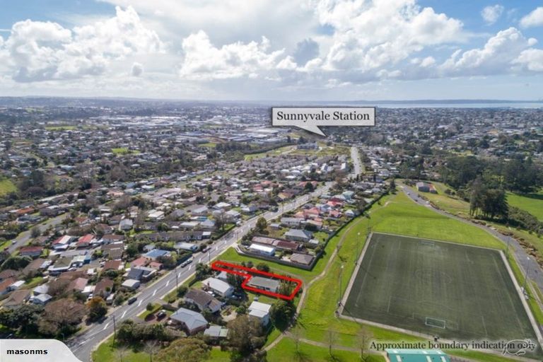 Photo of property in 106 Seymour Road, Sunnyvale, Auckland, 0612