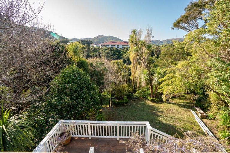 Photo of property in 184 Wadestown Road, Wadestown, Wellington, 6012