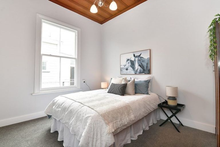 Photo of property in 21 Railway Street, Helensville, 0800