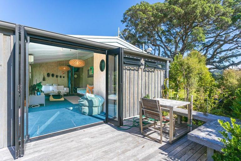 Photo of property in 7 Pye Place, Hot Water Beach, Whitianga, 3591