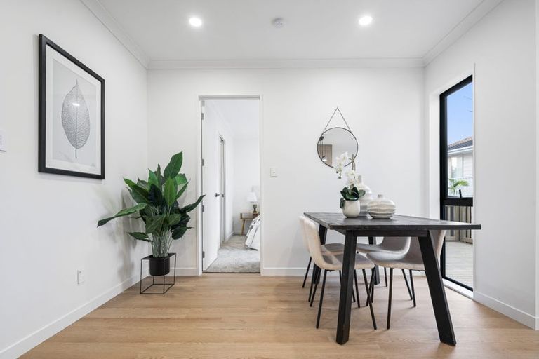 Photo of property in 24b Scarlock Avenue, Browns Bay, Auckland, 0630