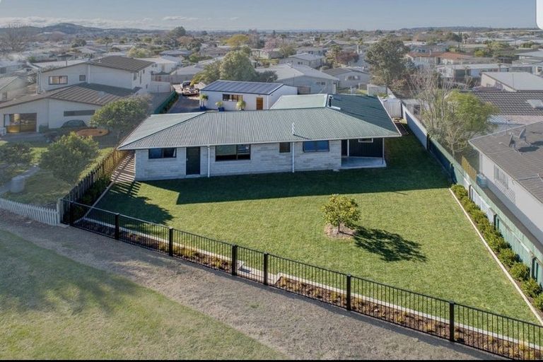 Photo of property in 9 Gilmour Place, Taradale, Napier, 4112