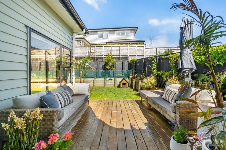 Photo of property in 6 Schooner Drive, Whitby, Porirua, 5024