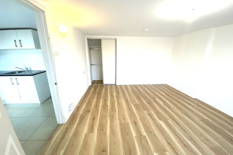 Photo of property in 30 Megan Avenue, Pakuranga Heights, Auckland, 2010