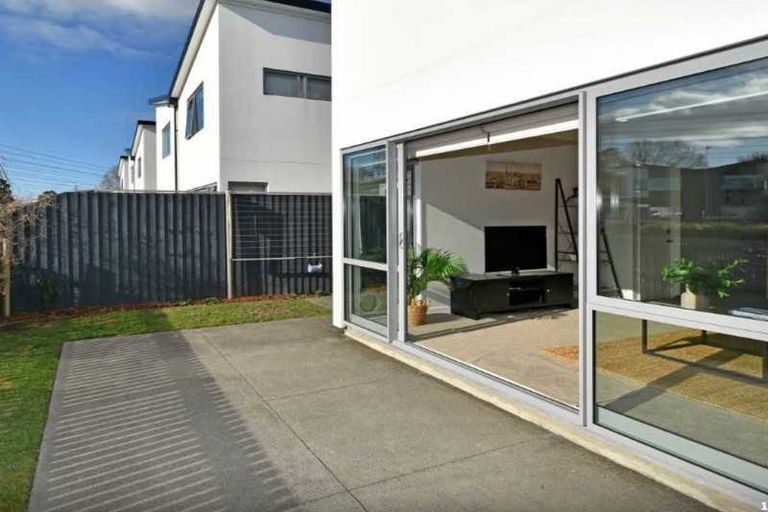 Photo of property in 1 Longueval Lane, Broomfield, Christchurch, 8042